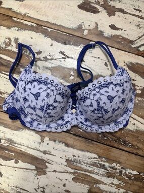 Victoria's Secret purple and White Lace Underwire Bra